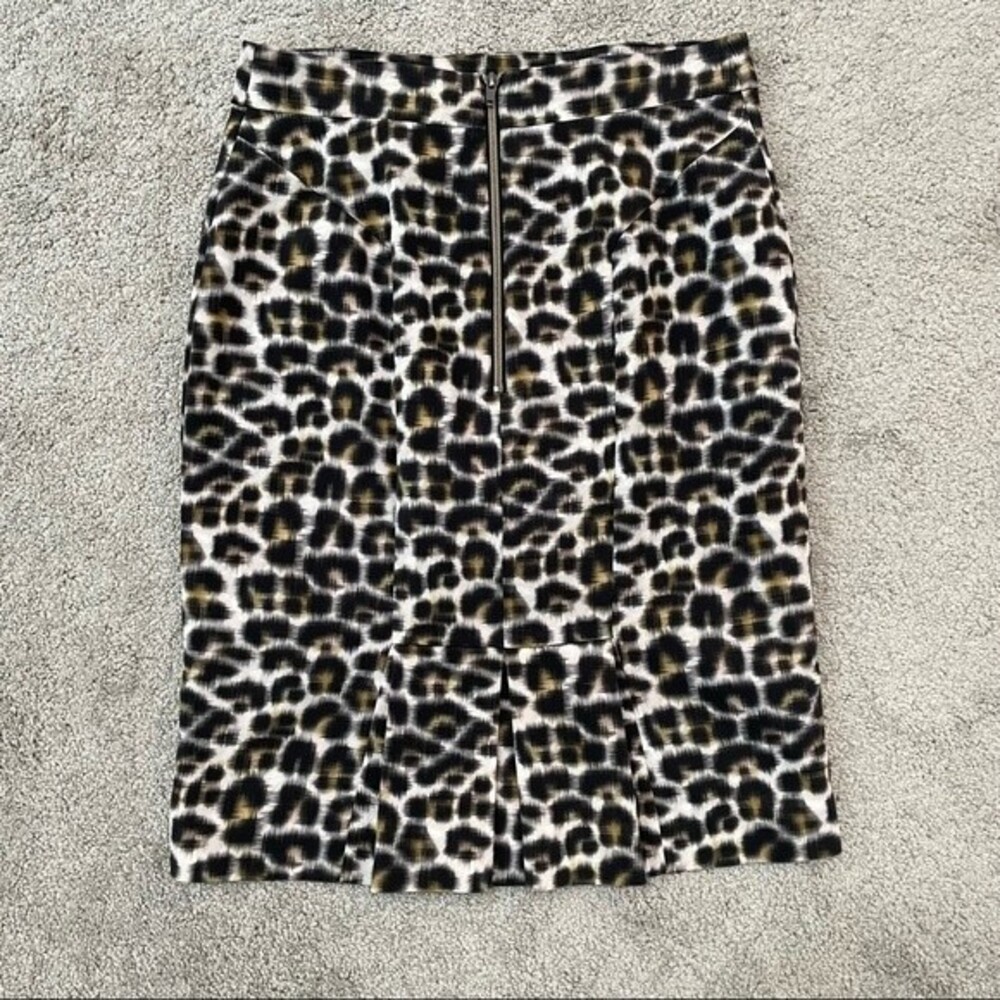 Ann Taylor Cheetah Print Pencil Skirt Size 6 - Picture 13 of 13